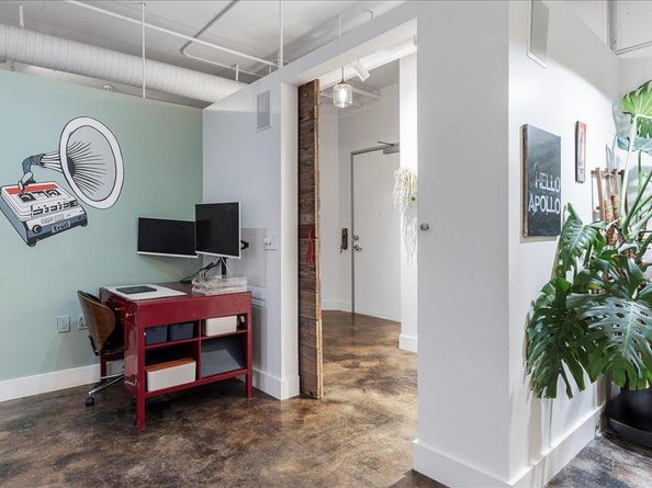 311 W 5th ST 1008, Austin TX 78701