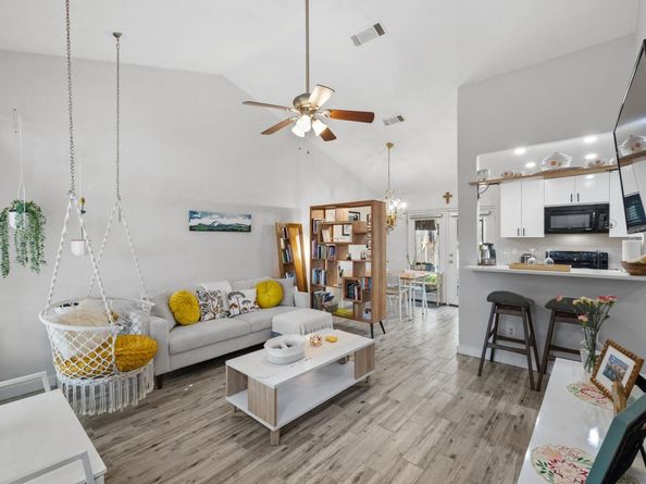 1015 E Yager LN 115, Austin TX 78753