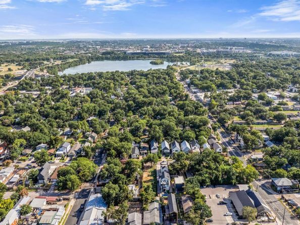 2514 E 4th ST B, Austin TX 78702
