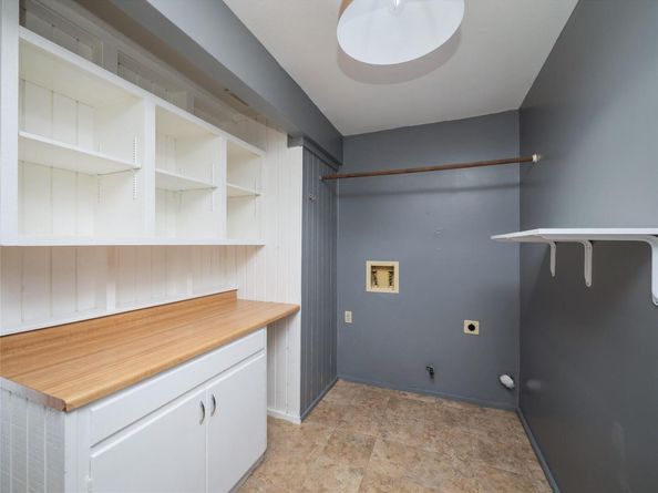 8204 Seminary Ridge DR, Austin TX 78745