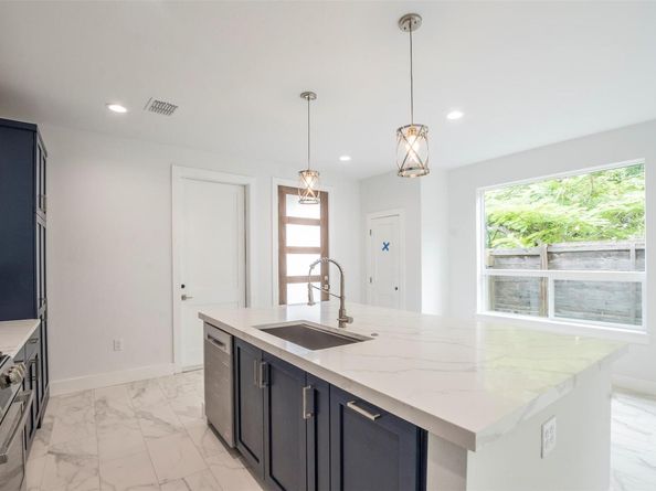616 W Dittmar RD, Austin TX 78745