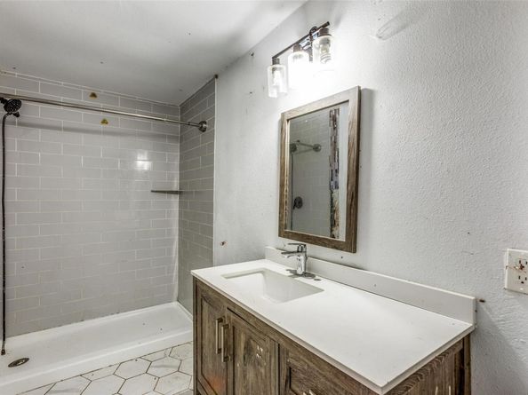 5106 Regency DR, Austin TX 78724