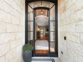 2 Heatherbloom LN, The Hills TX 78738