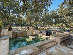 2 Heatherbloom LN, The Hills TX 78738