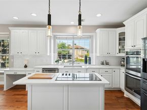 2 Heatherbloom LN, The Hills TX 78738