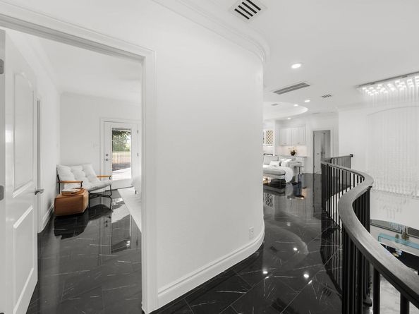 2404 University Club DR, Austin TX 78732