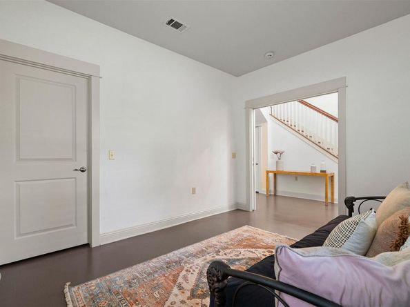 4216 Threadgill ST, Austin TX 78723