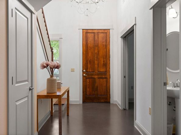 4216 Threadgill ST, Austin TX 78723