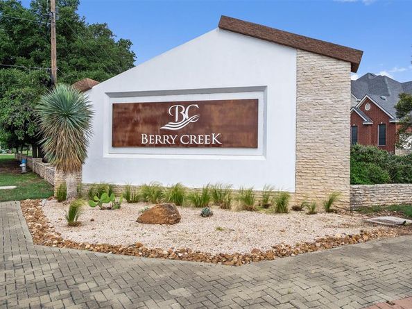 30205 Hacienda LN, Georgetown TX 78628