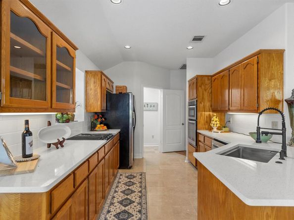 30205 Hacienda LN, Georgetown TX 78628