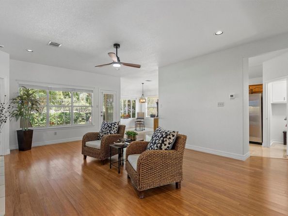 30205 Hacienda LN, Georgetown TX 78628