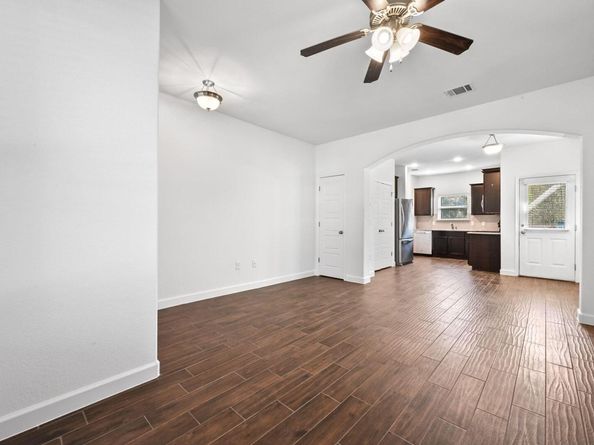 5417 Falling Leaf LN, Austin TX 78744