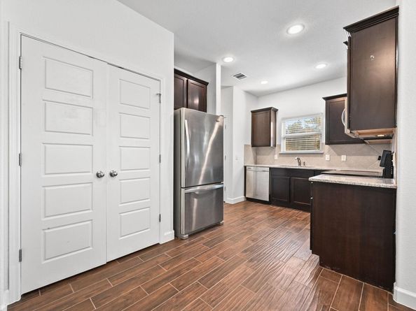 5417 Falling Leaf LN, Austin TX 78744