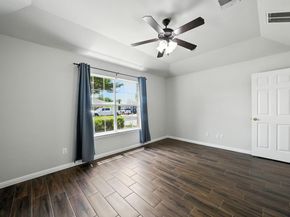 212 Valley Oaks LOOP, Georgetown TX 78626