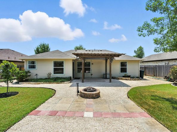 212 Valley Oaks LOOP, Georgetown TX 78626
