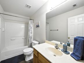 212 Valley Oaks LOOP, Georgetown TX 78626