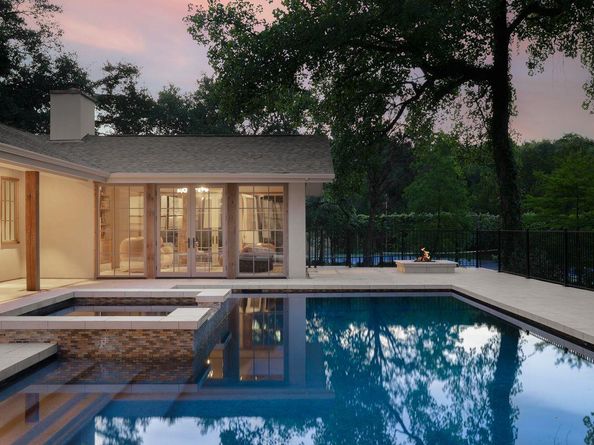 506 Konstanty CIR, West Lake Hills TX 78746