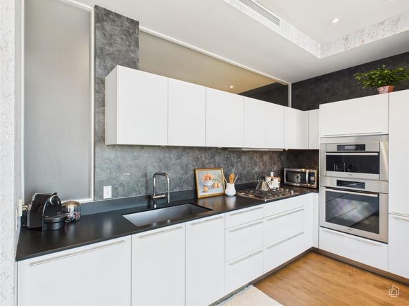 210 Lavaca ST 1809, Austin TX 78701