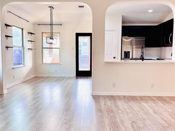 606 Old Peak RD, Georgetown TX 78626