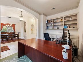5308 Deerwood LN, Austin TX 78730