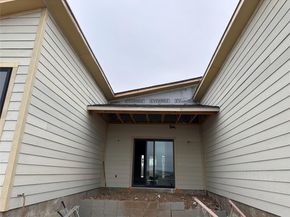 306 Centella CIR, Dale TX 78616