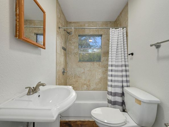 1606 Singleton Ave, Austin TX 78702