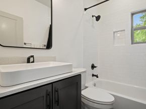 1131 Poquito ST A, Austin TX 78702