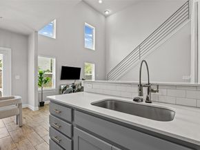 7200 Redding DR, Austin TX 78745