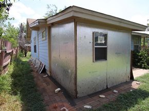 1142 Cessal Ave D, Austin TX 78721