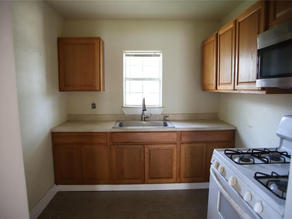 1142 Cessal Ave D, Austin TX 78721