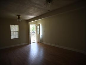 1142 Cessal Ave D, Austin TX 78721