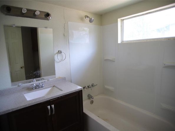 1142 Cessal Ave D, Austin TX 78721