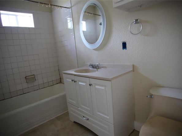 1142 Cessal Ave D, Austin TX 78721