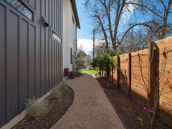 1410 E 3rd ST A, Austin TX 78702