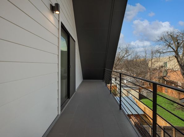 1410 E 3rd ST A, Austin TX 78702