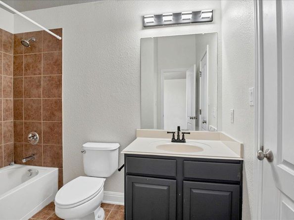 114 Aria RDG 802, Lakeway TX 78738