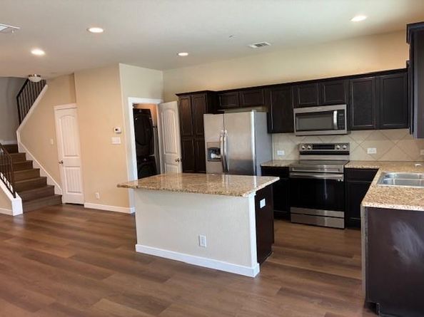 1004 Lost Pines LN, Cedar Park TX 78613