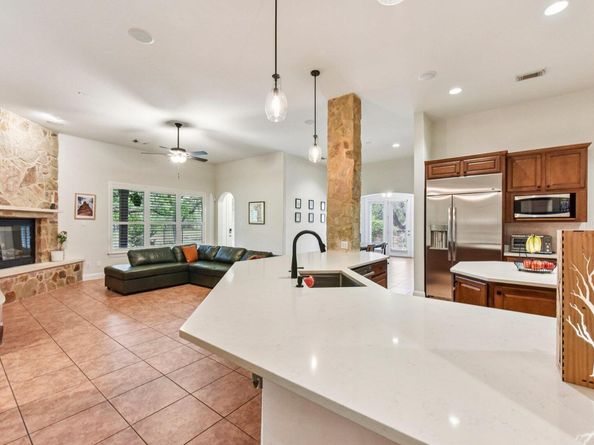 10617 Camillia Blossom LN, Austin TX 78748