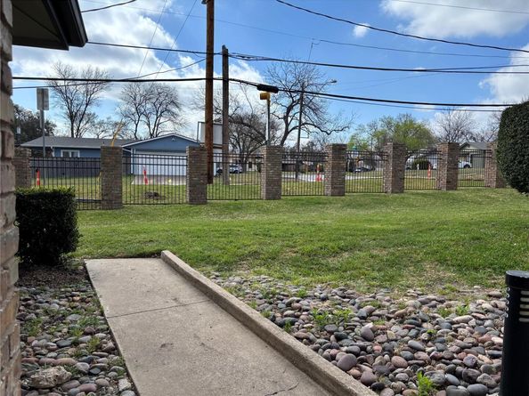 1748 Ohlen RD 9, Austin TX 78757