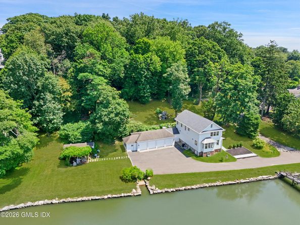 31 Meadow Wood Drive, Greenwich CT 06830