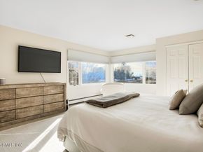 8 Indian Point Lane, Riverside CT 06878
