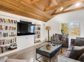 8 Indian Point Lane, Riverside CT 06878