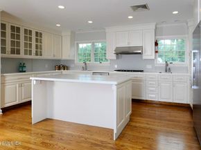 8 Indian Point Lane, Riverside CT 06878