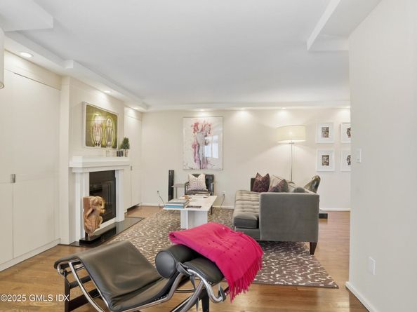 15 Lafayette Court 4D, Greenwich CT 06830