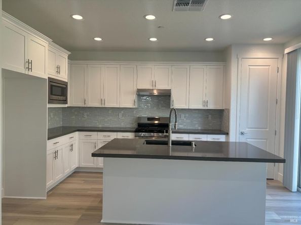 211 Echols Drive, Martinez CA 94553