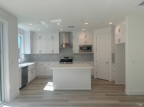 230 Echols Drive, Martinez CA 94553