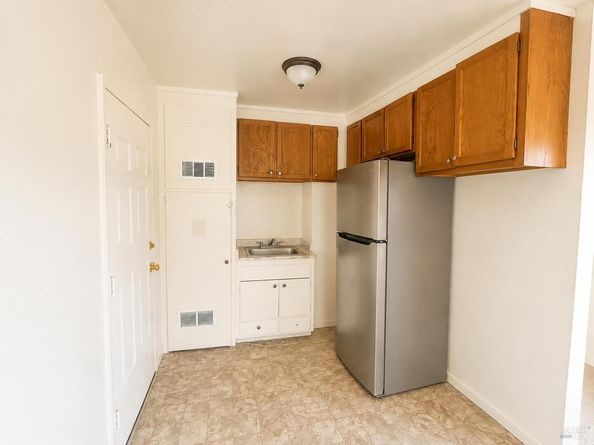 2048 13th Avenue, Oakland CA 94606