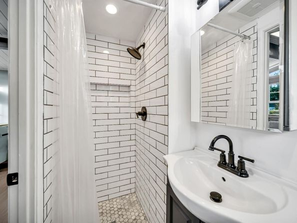 7810 Sanford Street, Oakland CA 94605