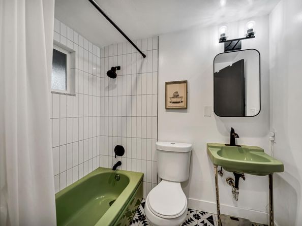 7810 Sanford Street, Oakland CA 94605