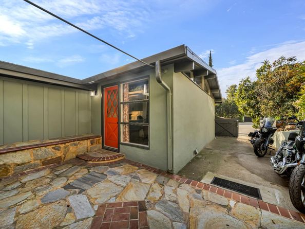 7810 Sanford Street, Oakland CA 94605